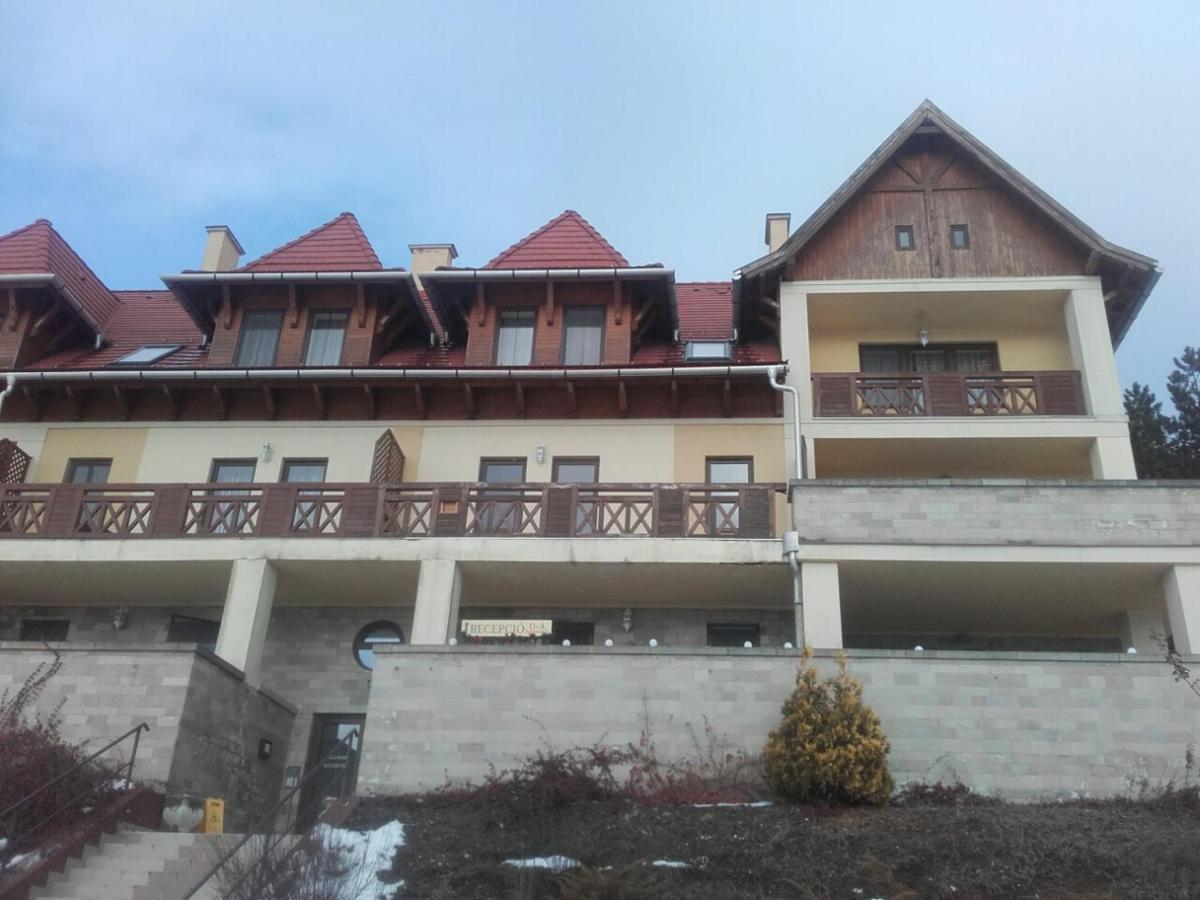 Chill Hill Apartment Egerszalok Bagian luar foto